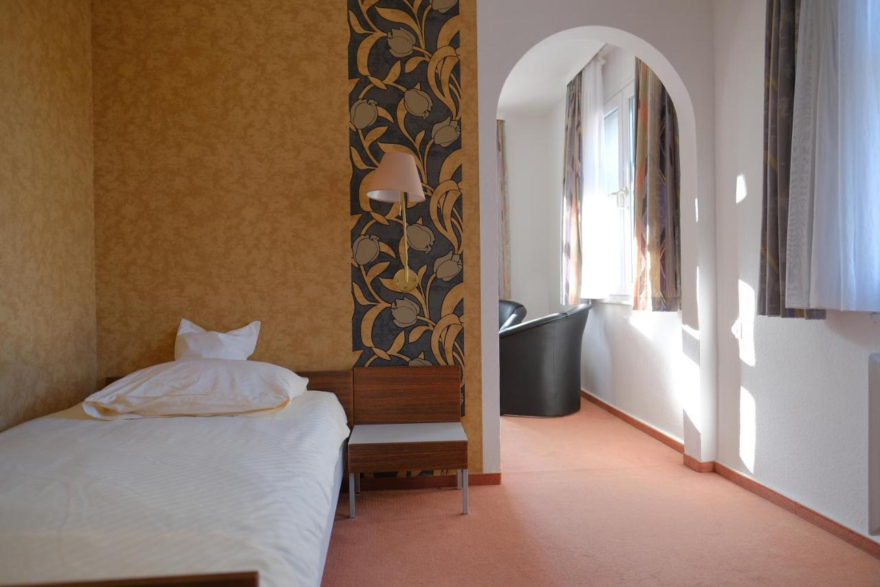 Parkhotel Goldlinde Bodenwerder Kültér fotó